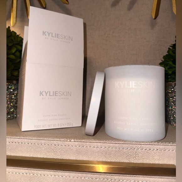 KYLIE COSMETICS/ Kylie Skin Snow Pine Candle-9oz Vegan Soy Wax,55-Hour B… - Picture 14 of 17